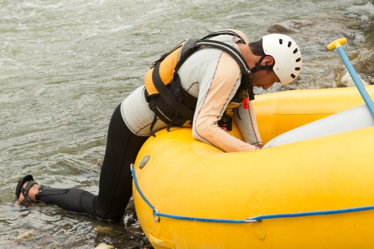 What is the Best Glue for Inflatable Boats? Anchor Travel