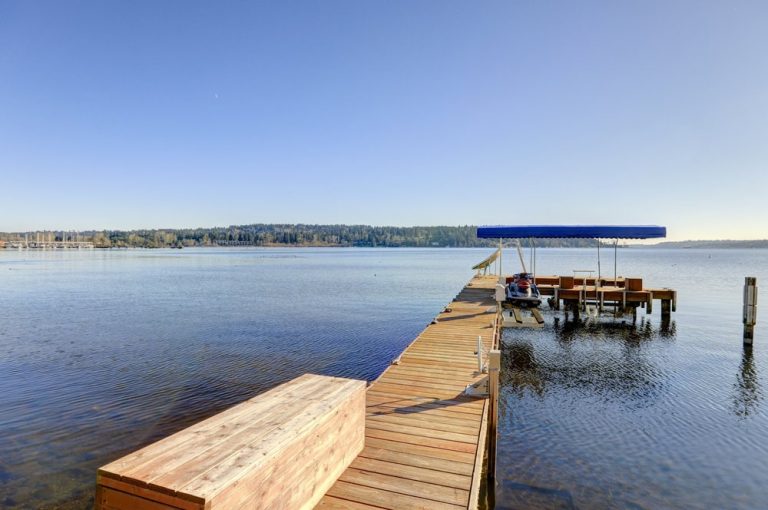How Does A Boat Air Dock Work?