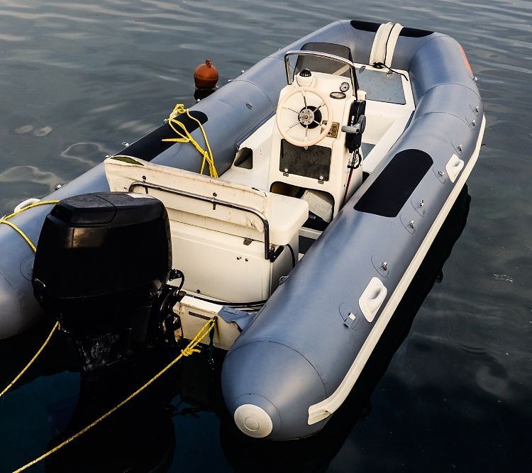 How to anchor the inflatable boat