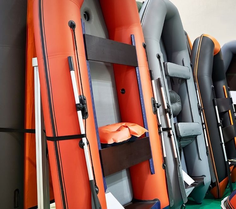 Store inflatable boats