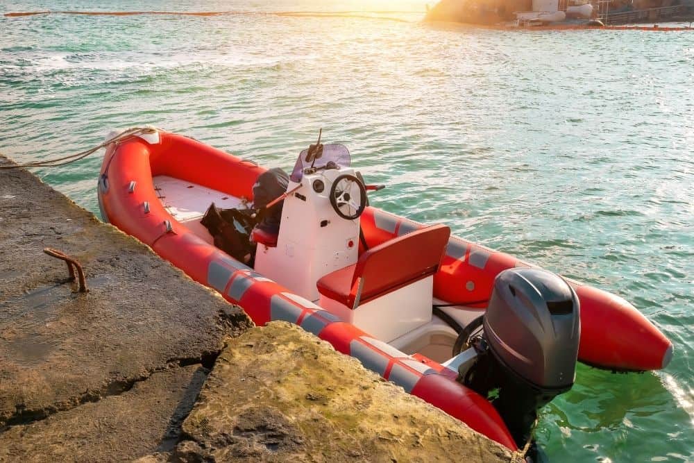 The inflatable boat with distributing equipments