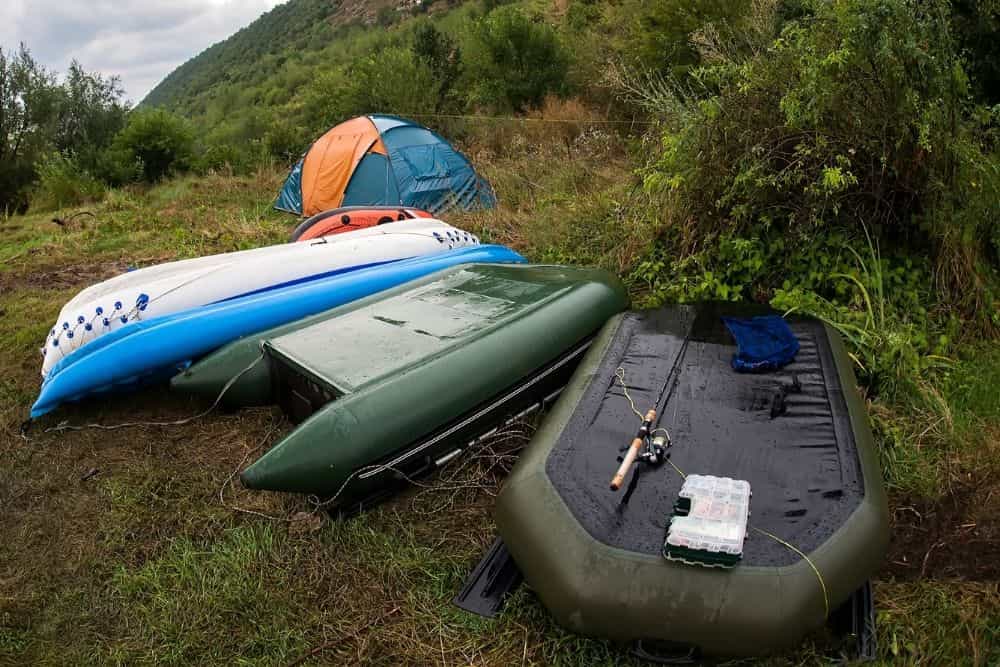 Leave the inflatable boat in the sun