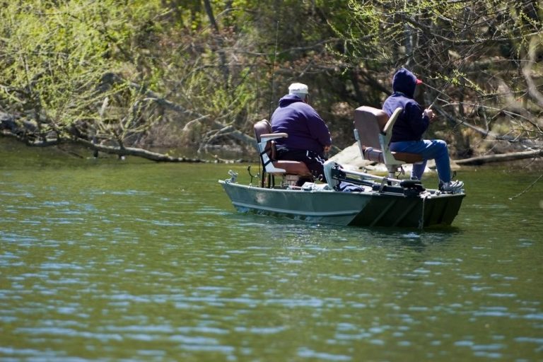 5 Best Trolling Motors For Jon Boats In 2022 - Anchor Travel