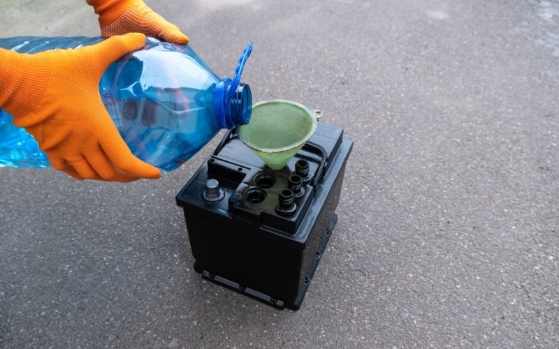 How to Check the Marine Battery Water Level?