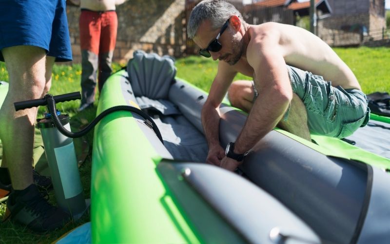 inflatable kayaks can pop