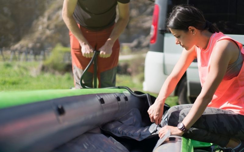 to pump up an inflatable kayak