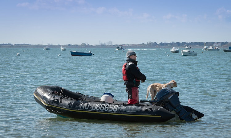 Will an Outboard Motor Run Without a Battery?