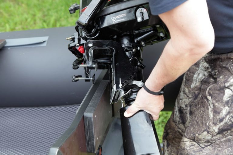 How To Remove An Outboard Motor From A Boat?