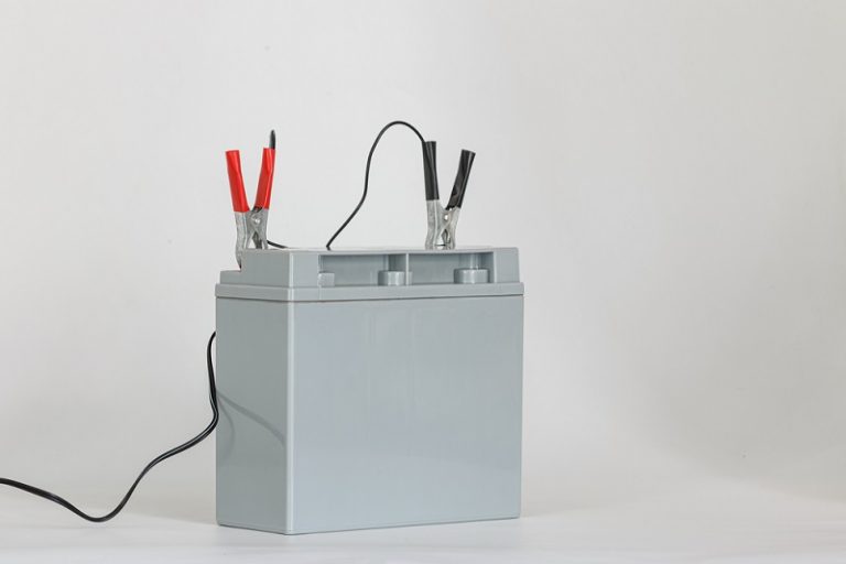 At What Amperage Should I Charge My Deep Cycle Battery?