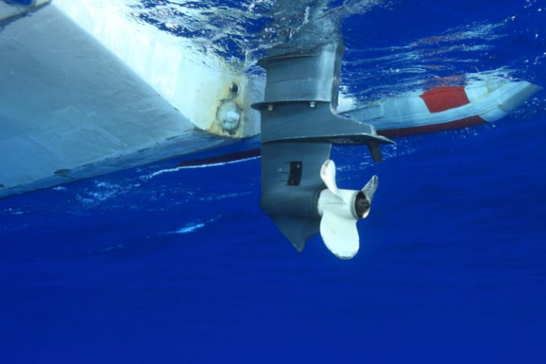 How Deep Should an Outboard Motor Be in the Water? Anchor.Travel