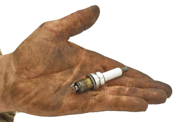 Why Does an Outboard Motor Smoke? Anchor.Travel