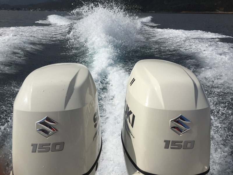 running outboard motors